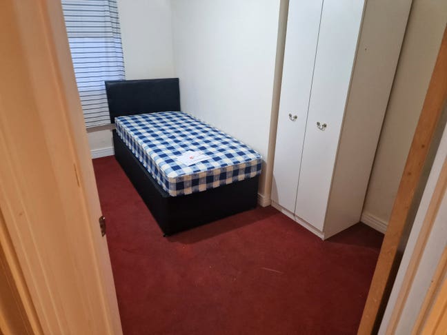 Last Room Remaining!  &pound;500 Single Room + FREE PARK Main Photo
