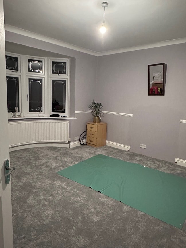 Master and Single Room available  Main Photo