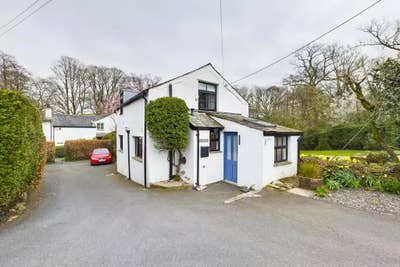 Double room in rural cottage Main Photo