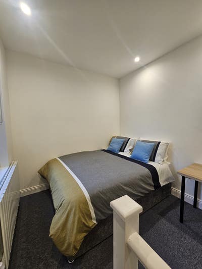 Modern Studio Flat – Prime Location! Main Photo