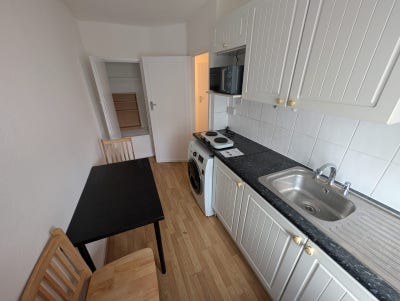 Large Furnished Studio Inclusive Of Bills Main Photo