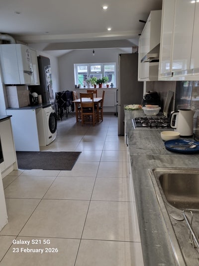 Modern En-suite Room on Mill Road  Main Photo