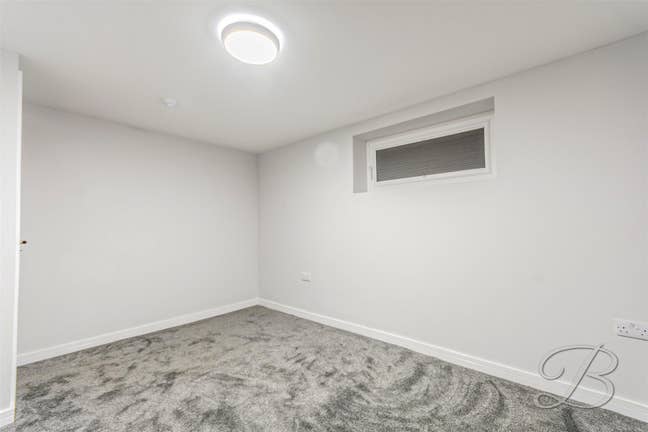 5 Rooms Available to Rent! Main Photo