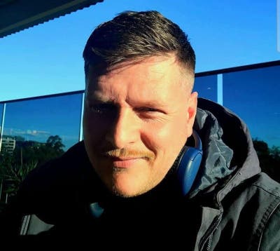 Looking for room to rent in Crawley or Salfords Main Photo