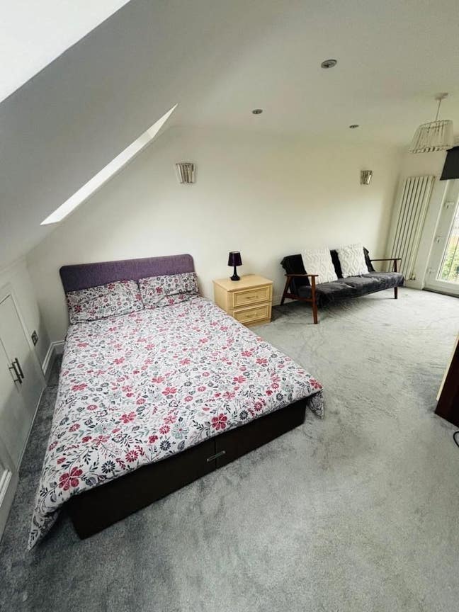 En-Suite Room is available for rent in  - UB6 0PQ Main Photo