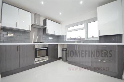 A Spacious 1 Bedroom Flat Located in Stratford  Main Photo