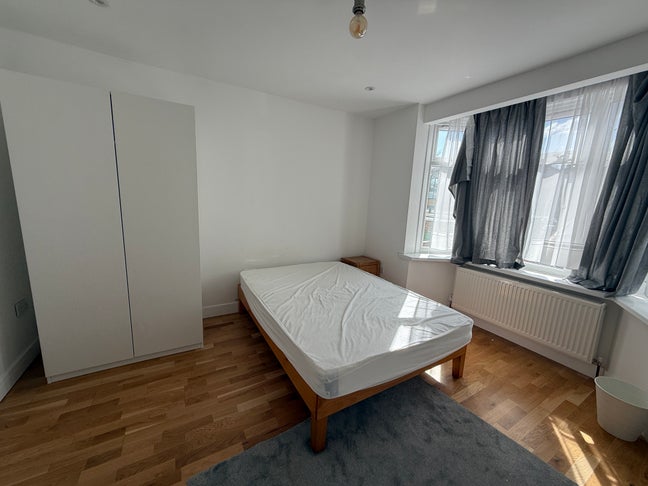 Room to Rent Fully Furnished Main Photo