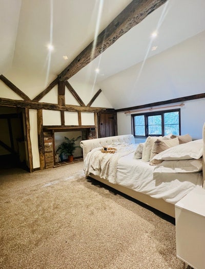 Lovely room in an amazing property  Main Photo