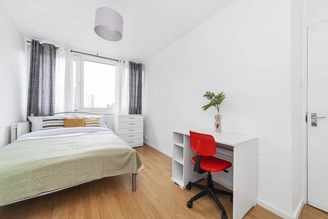 Big Couples Room in Clean & Bright Roehampton flat Main Photo