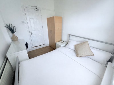 Double Room in the Heart of Leyton -Bills Included Main Photo