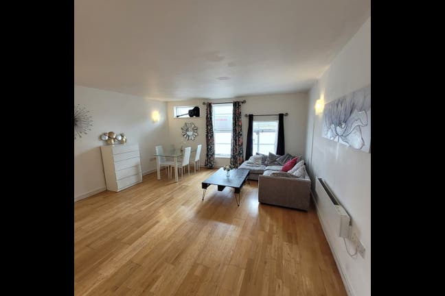 Double Room Available in a 2-Bed Flat – Tithebarn  Main Photo