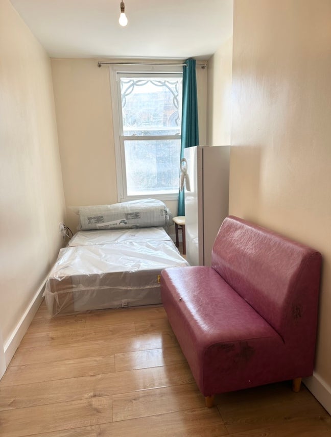 Brand new city center doubles brand new bed Main Photo