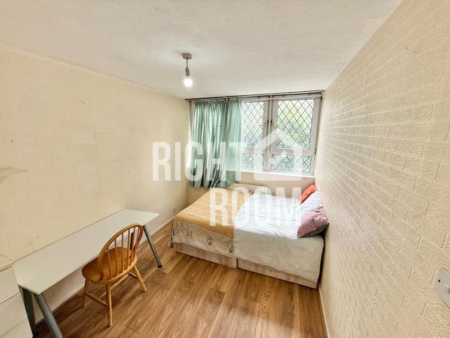 3 Bright DBL Room in E14 5 Mins walk to South Quay Main Photo