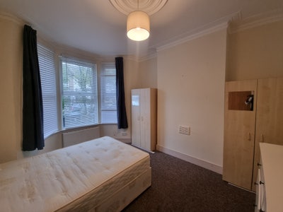 Newly refurbished double room Main Photo