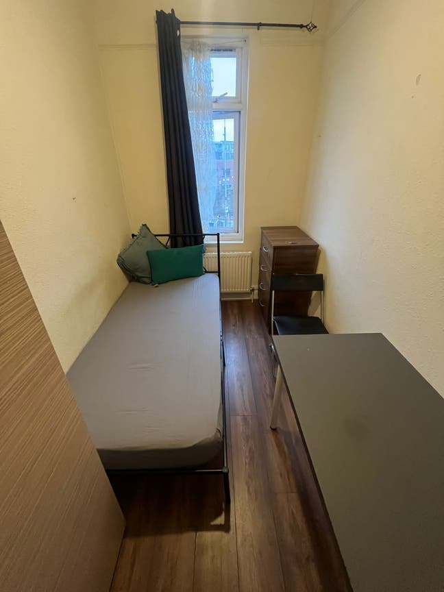 Furnished/All bills Included @Tower Bridge/Aldgate Main Photo