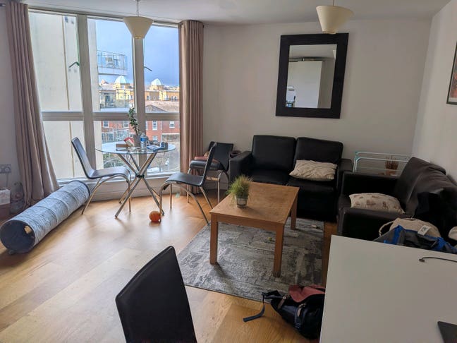 Fully furnished ensuite double room with balcony  Main Photo