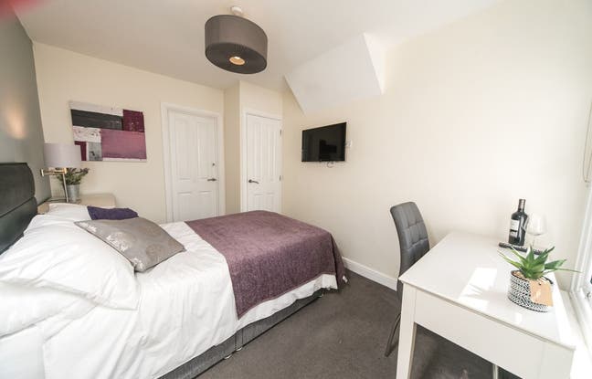 Modern Furnished Double Rooms in West Reading Main Photo