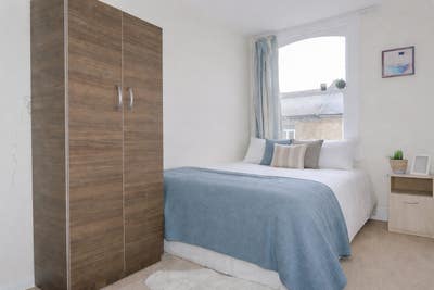 Lovely Double Room in Brixton – Great Location Main Photo