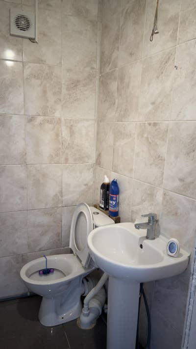 Studio/Annexe located in Maidenhead - Renovated  Main Photo