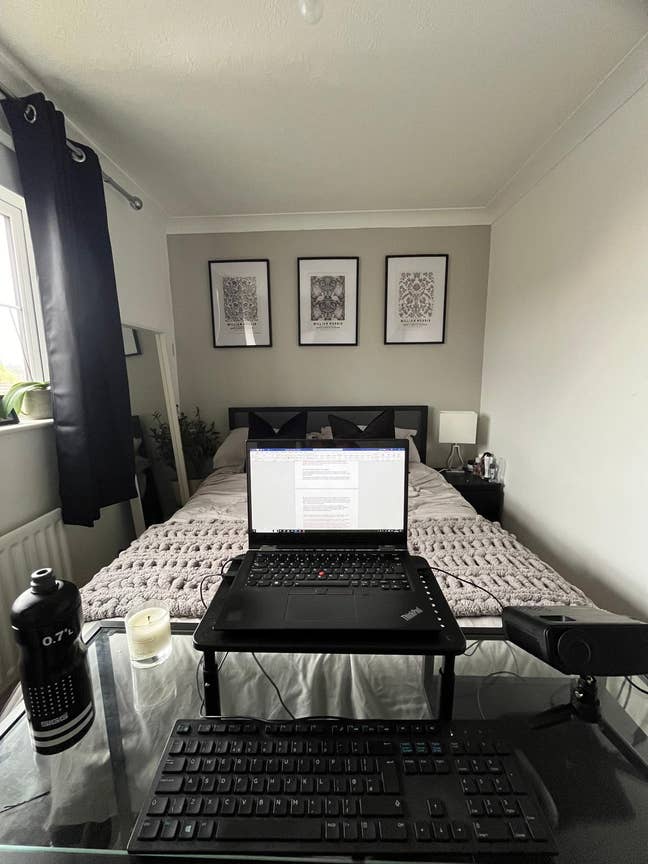 Double room in shared house Main Photo