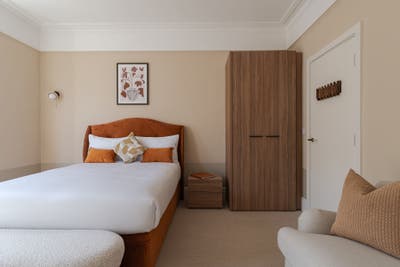 Brand New 1-Bed Serviced Apartments 🤎 CB1 Main Photo