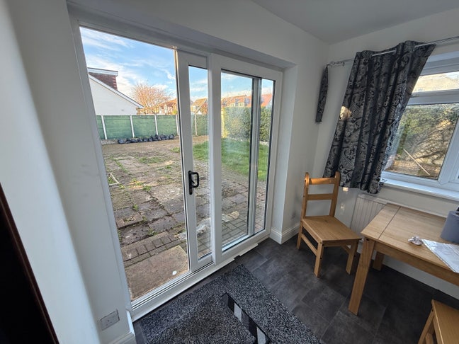 Double Room To Let Main Photo