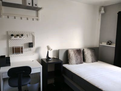 Available 28/03/2026 Main Photo