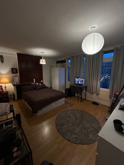 Big Double Bedroom near Brick Ln with 3 Girls  Main Photo