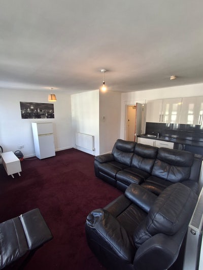 Spacious 1-Bedroom Flat - Priory Road Main Photo