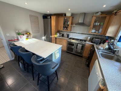 Double Ensuite Room - Available Now Main Photo