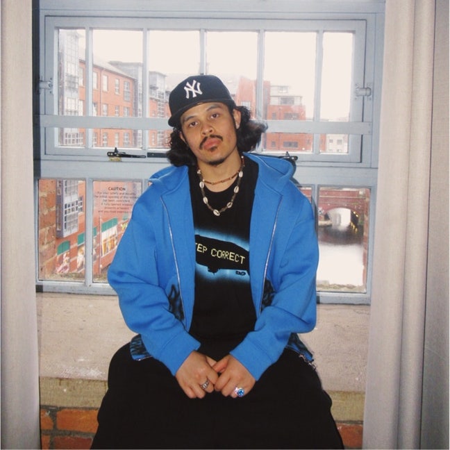 WANTING TO RENT A ROOM Main Photo