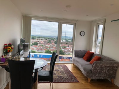 Modern -2 bedroom Flat - Colindale Area-NW9 6FB Main Photo