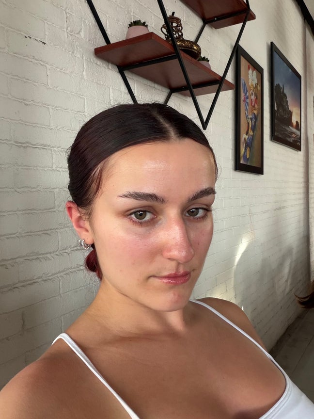 23 year old professional seeking a room Main Photo