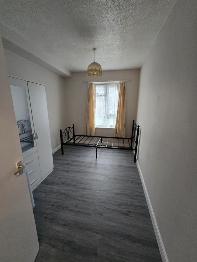 1 double room in 2 bed flat Main Photo