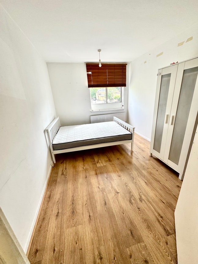 Nice Double Room, 7min  wlk Whitechapel  Main Photo