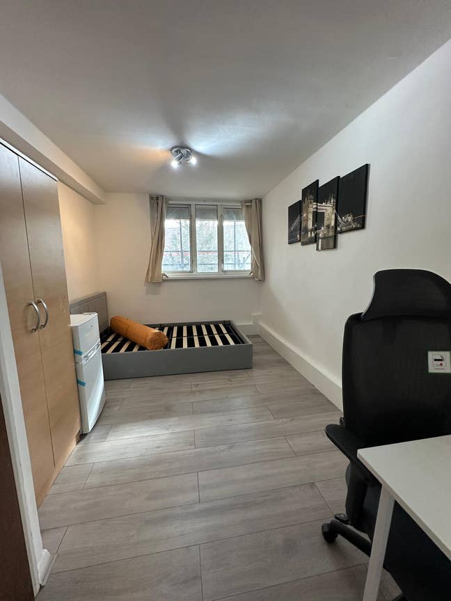 Selecton of  Ensuite Rooms W10 (Bruck)    Main Photo