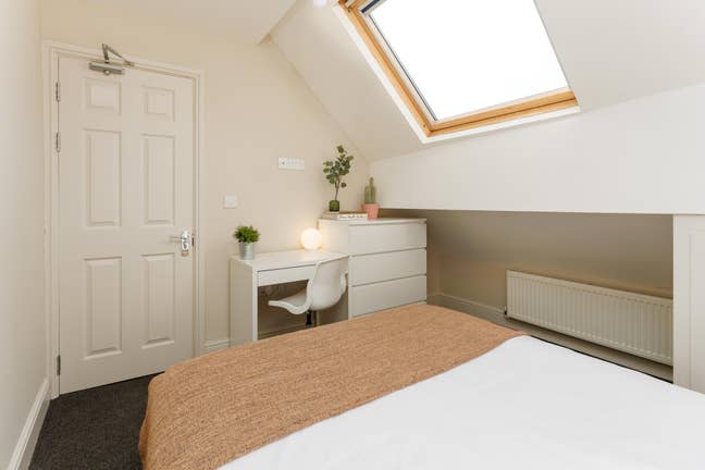  Room Available in 7-Bed HMO – L6 4AH, Liverpool Main Photo