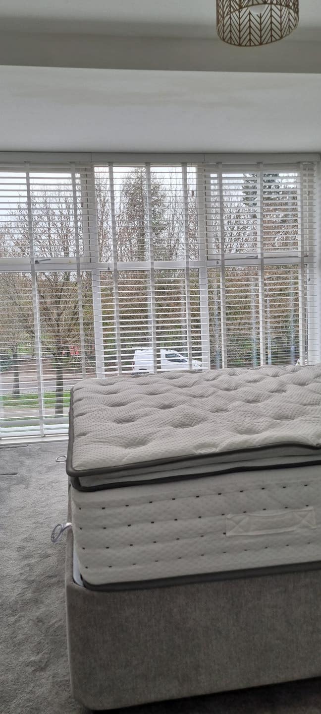  I live alone and work away during the week.  Main Photo