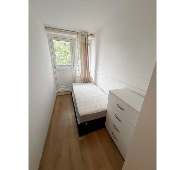 Single Room with Personal Balcony🔥 Main Photo