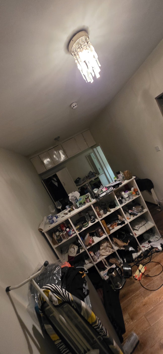 Spacious studio flat all bills included  Main Photo