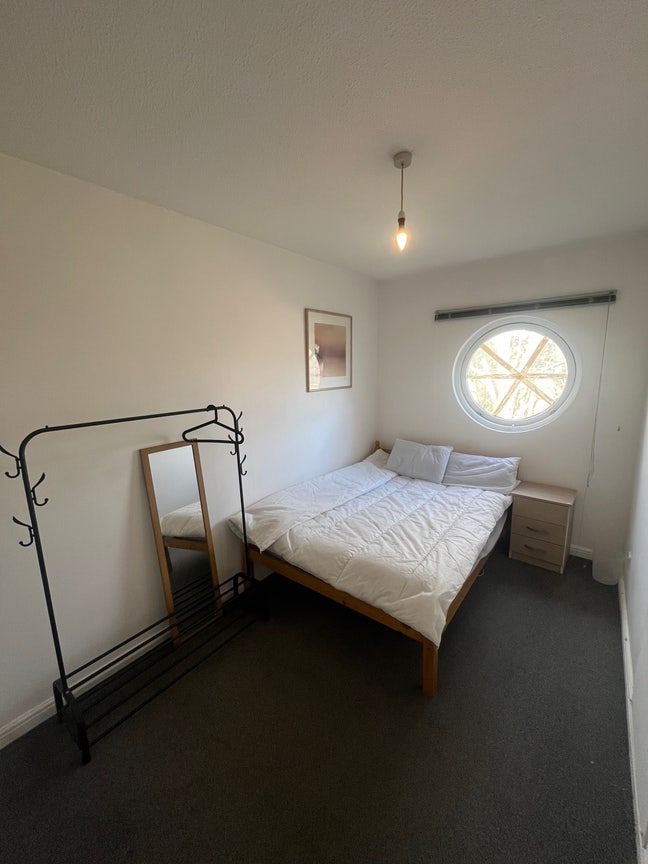 Great Value  Double Room Canada Water Main Photo