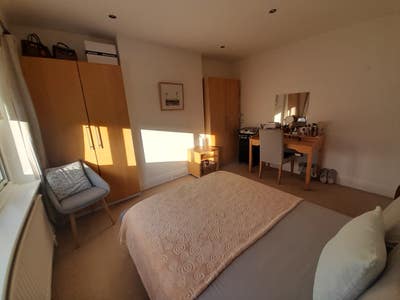 Clean ,happy house near all amenities  Main Photo