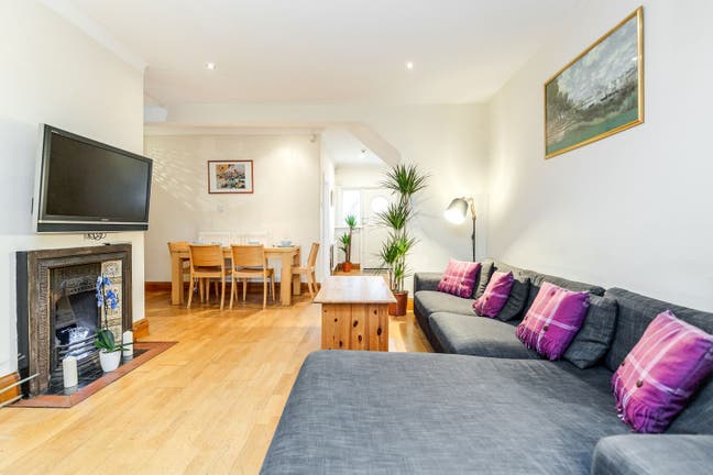 2 Double Rooms Avialable in a Lovely House Share Main Photo