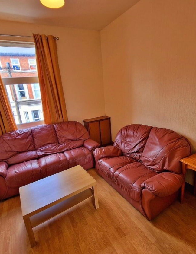 Single and double bed room Main Photo