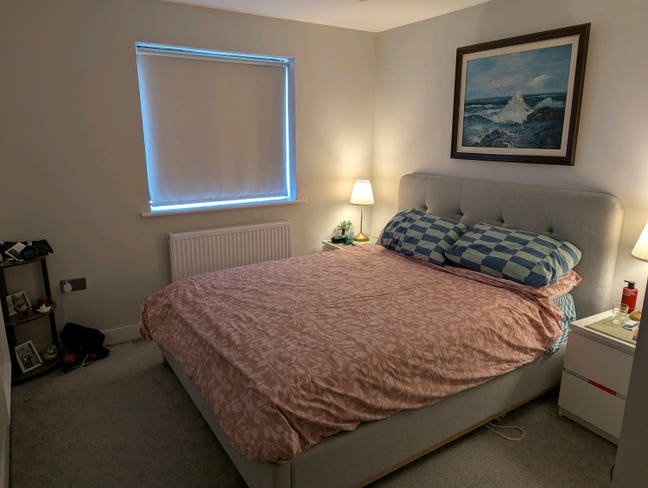 Bright Room at Modern E14 Flat with Balcony Main Photo