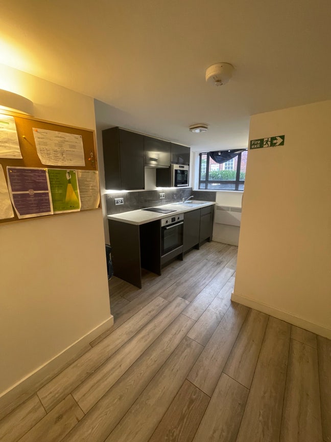 Modern Professional one bed  Flat - RG1 Main Photo