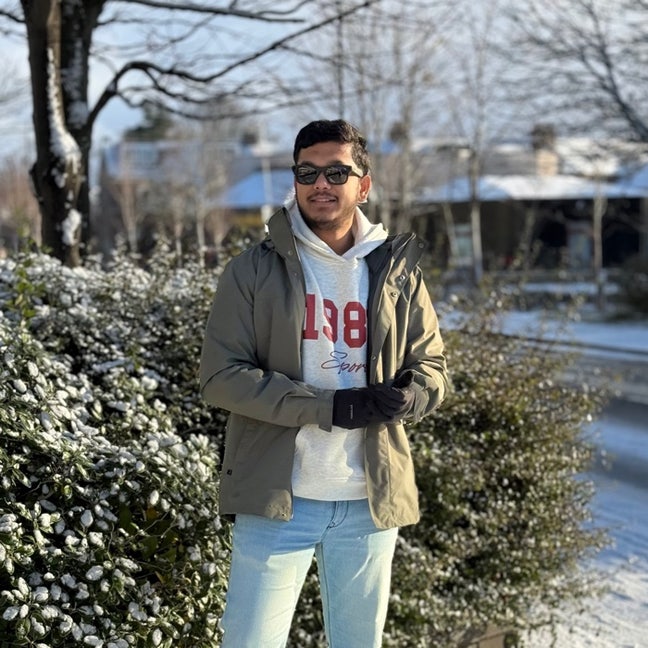 Professional Male seeks a single or double room Main Photo