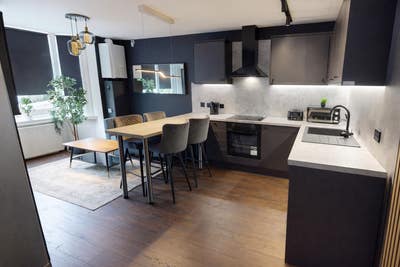 Modern Ensuites | Worsley | Bills Included!  Main Photo