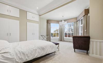 Double Room Available Main Photo