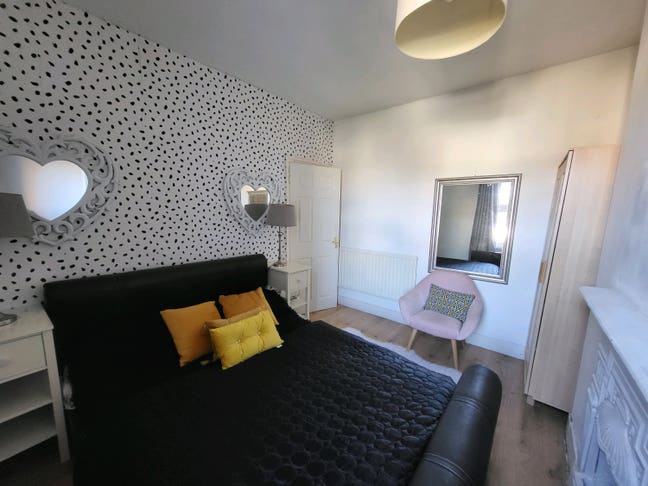 Room female's only  Main Photo